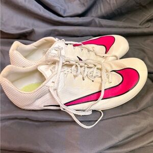 Nike men’s White Running Shoes with Hot Pink Swoosh